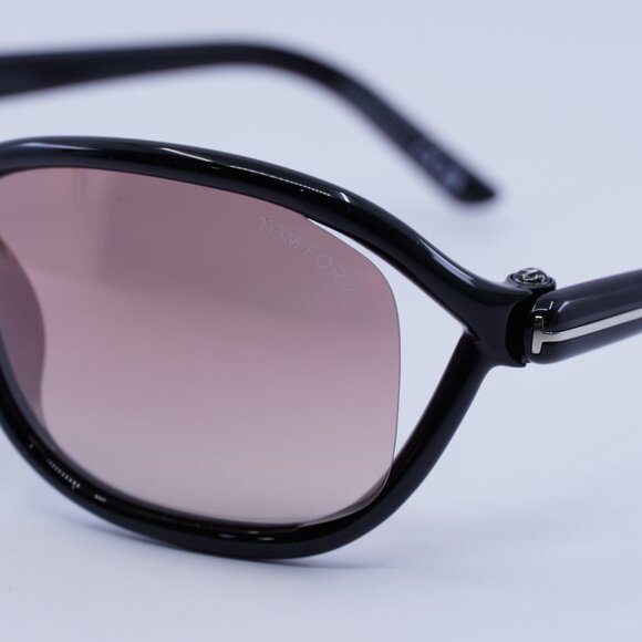 🕶️New Tom Ford Fernanda FT1069 01Z Sunglasses - Black Frame, Violet Lenses - Picture 6 of 10
